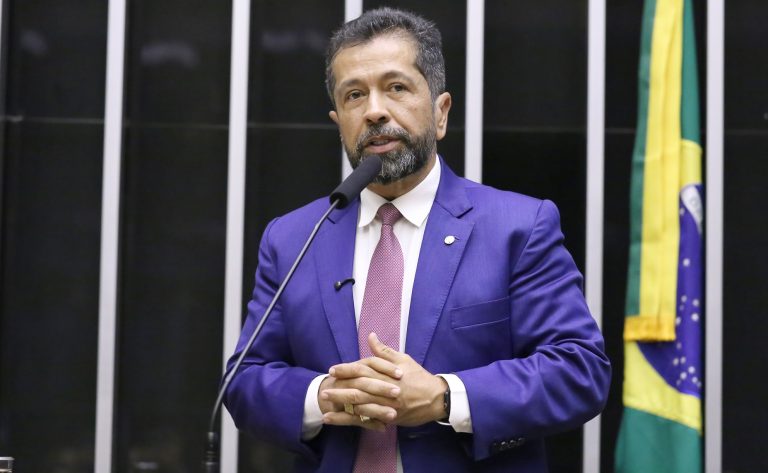 Comissão aprova projeto para garantir distribuição de água em regiões de seca