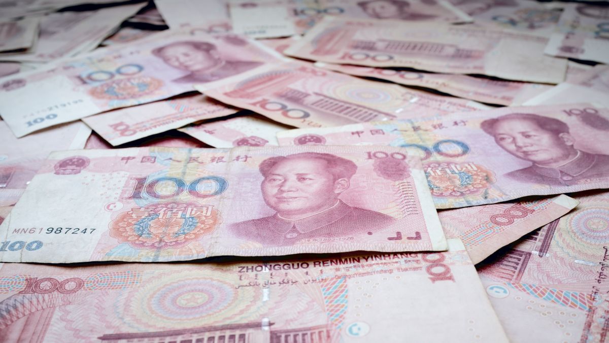 Análise: China busca fortalecer renmimbi em comparação ao dólar