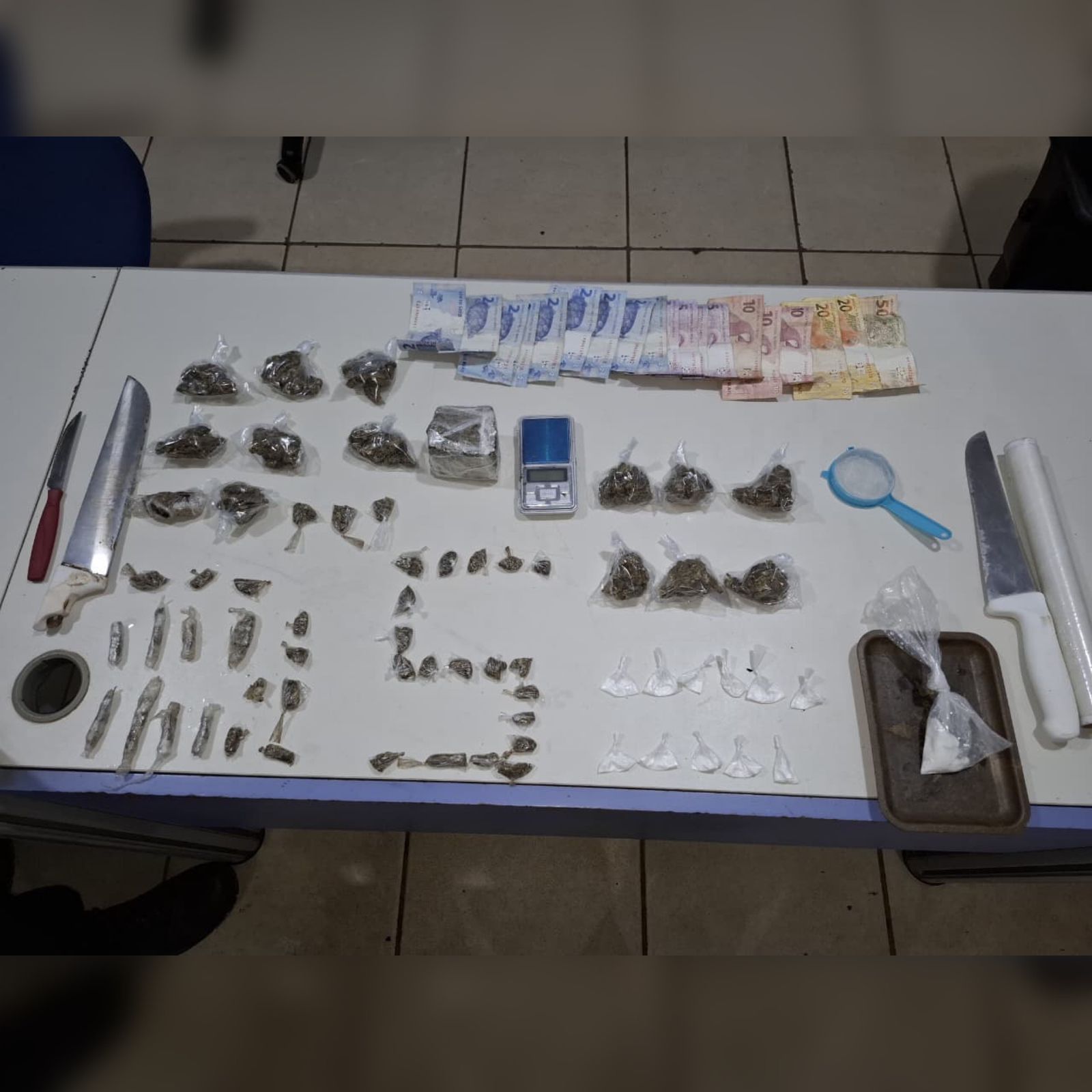 Polícia Militar prende casal por tráfico de drogas no bairro Marcos Freire, em Porto Velho