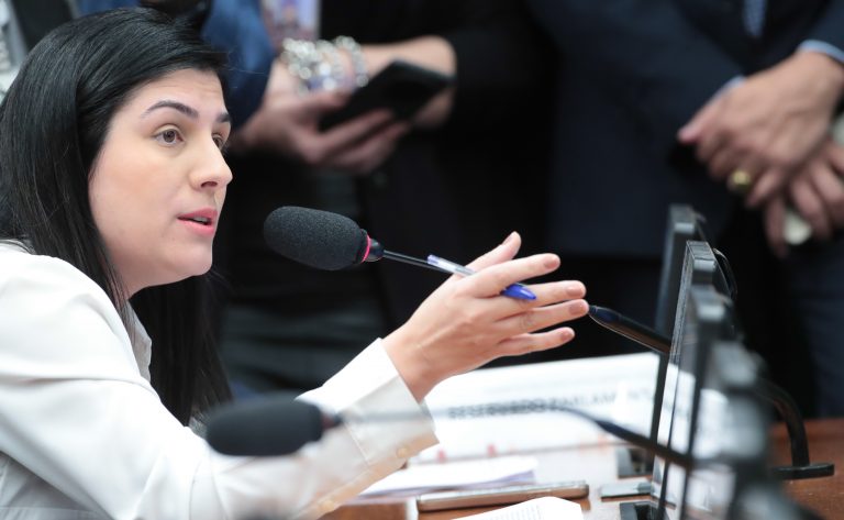 Comissão aprova prioridade no SUS para mulher que perde filho na gravidez ou no parto