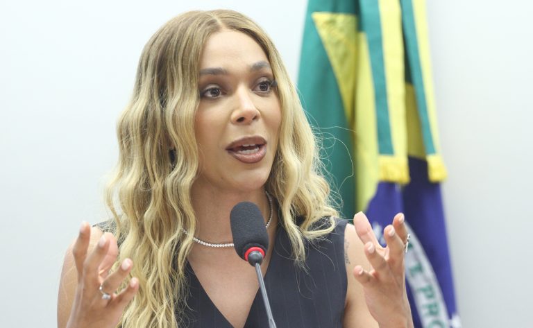 Comissão aprova isenção de imposto para próteses de silicone após mastectomia