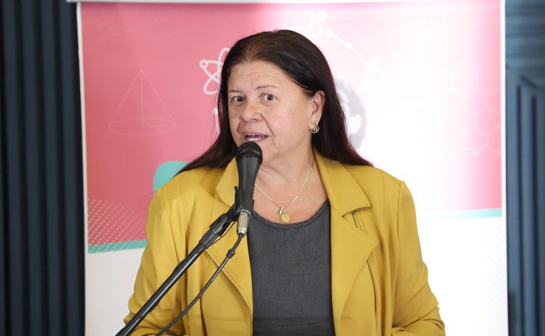 Comissão aprova projeto que obriga plano a pagar despesa de acompanhante no parto