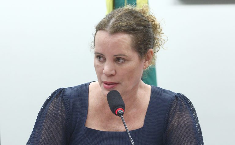 Comissão aprova projeto que permite a prefeituras vender ônibus escolar adquirido com recursos federais