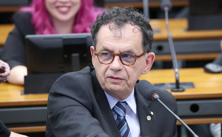 Comissão aprova projeto que reconhece culpa do Estado na Chacina de Acari e prevê pensão a familiares