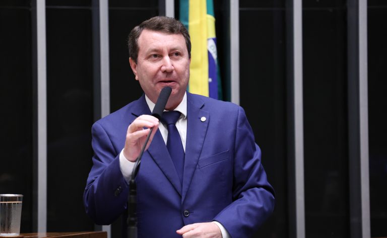 Comissão aprova proteção de consumidor no uso de produto e serviço com inteligência artificial