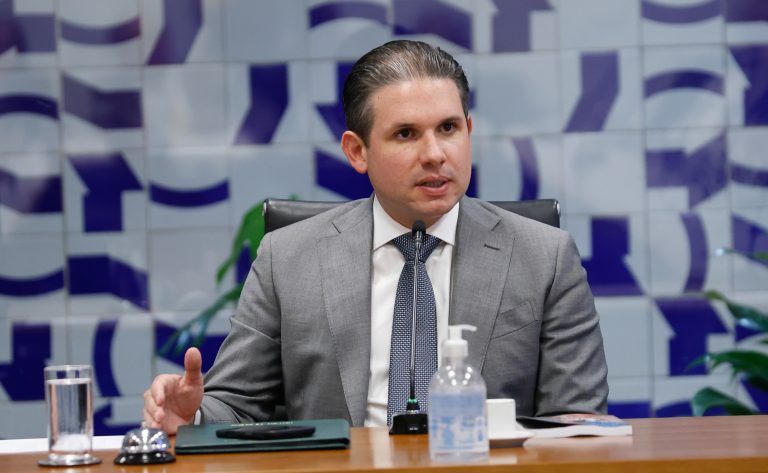 Líderes da Câmara discutem fim da escala 6x1 e combate à misoginia
