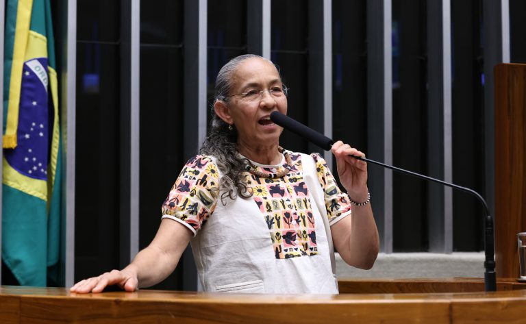 Projeto estabelece tempo máximo de espera em atendimentos de saúde para crianças e adolescentes