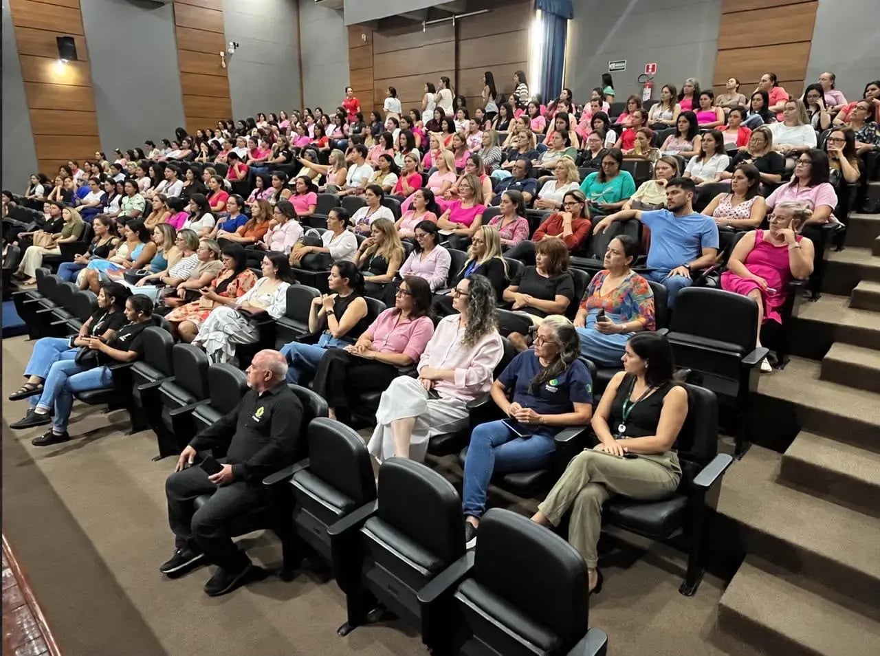 Ação de prevenção e cuidado com a saúde da mulher marca Outubro Rosa com servidoras
