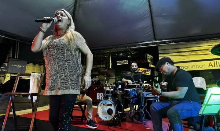 Mercado Cultural recebe o Sarau Brasilidades, celebrando a MPB e a participação do público