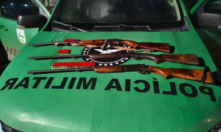 POLÍCIA MILITAR APREENDE TRÊS ESPINGARDAS E PRENDE SUSPEITOS DURANTE OPERAÇÃO EM SERINGUEIRAS